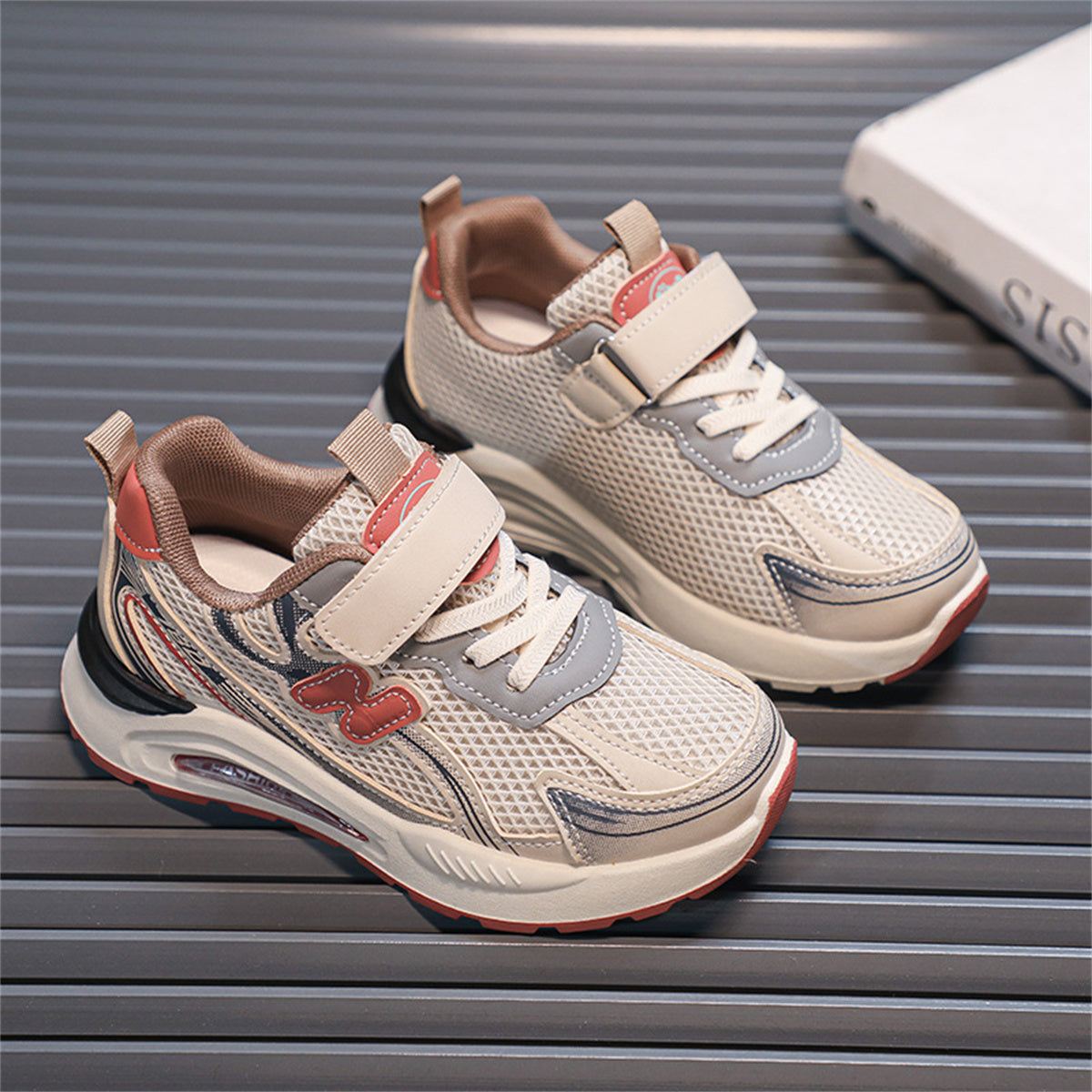 Medium and large boys and girls color matching simple style double mesh breathable ultra-light anti-odor sports shoes