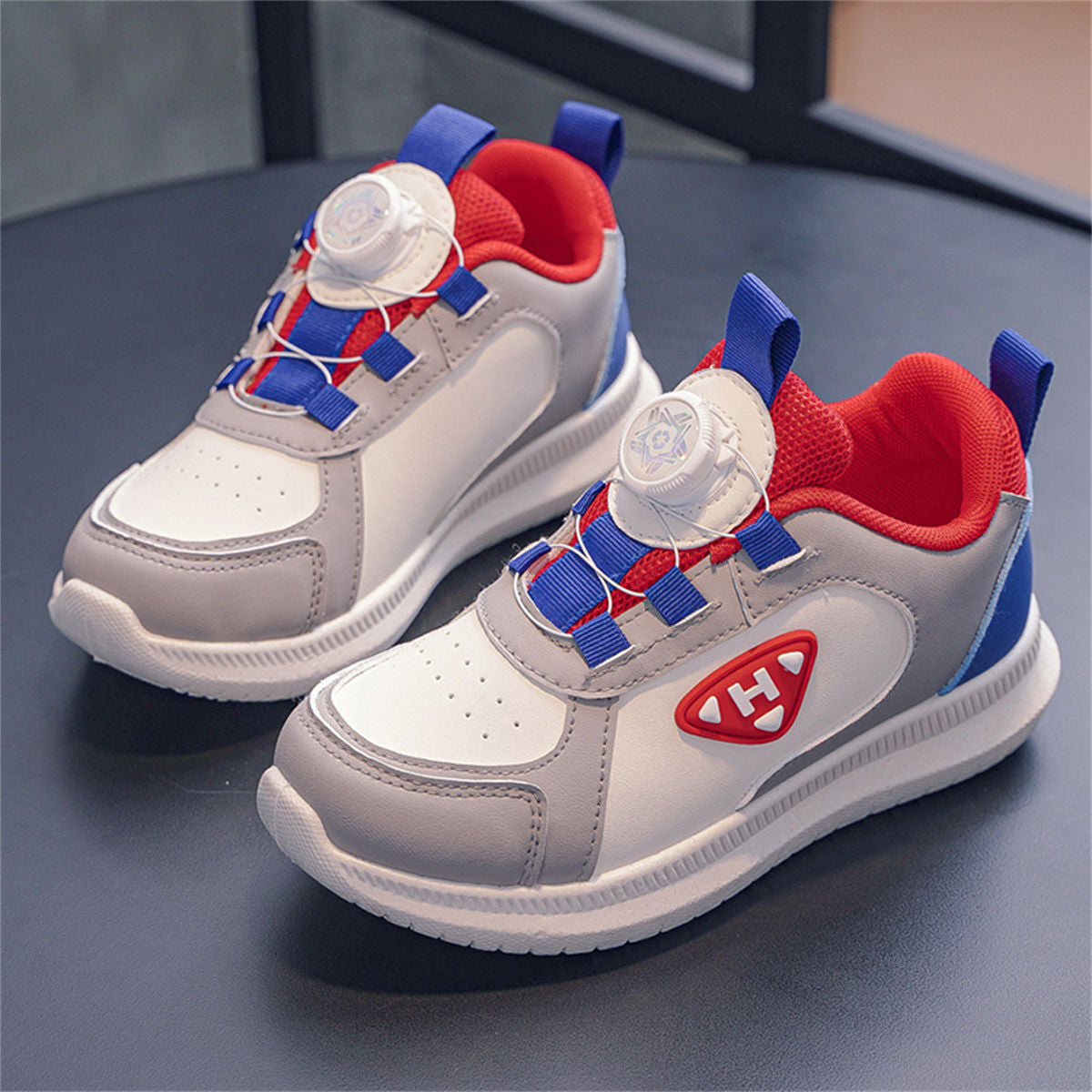 Middle and large boys autumn Spider-Man color matching casual style rotating button sports shoes