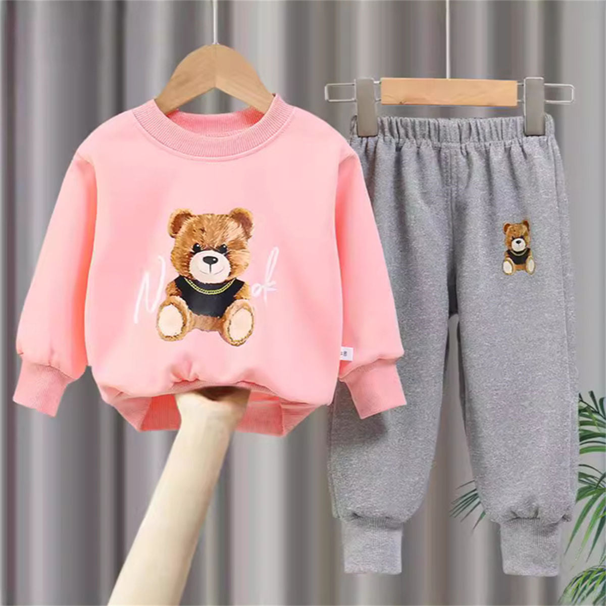 Autumn cute bear style sports style sweater suit for middle and large boys and girls