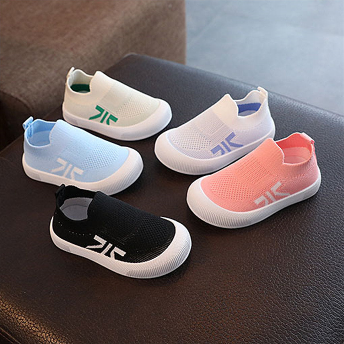 Children's slip-on woven sneakers