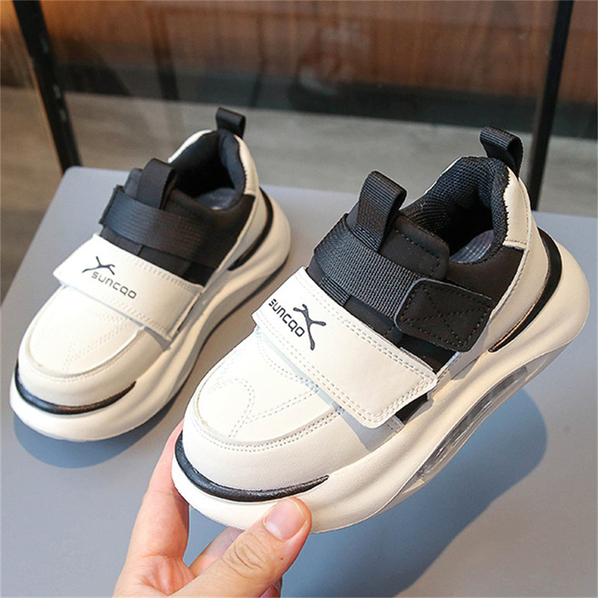 Children's and boys' autumn color matching Velcro casual sports shoes