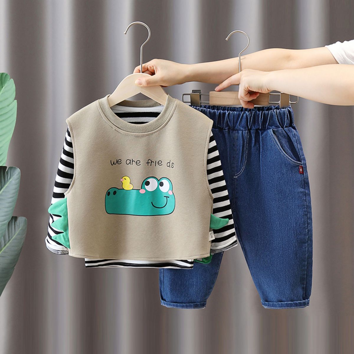 Baby clothes vest boy three-piece set cute style suit clothes small and medium children spring and autumn new style trend