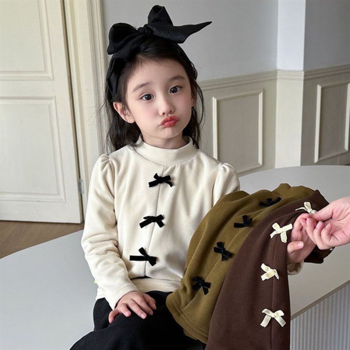 Children's sweet bow bottoming shirt for baby girls with velvet inner wear winter style girls bottoming shirt half turtleneck