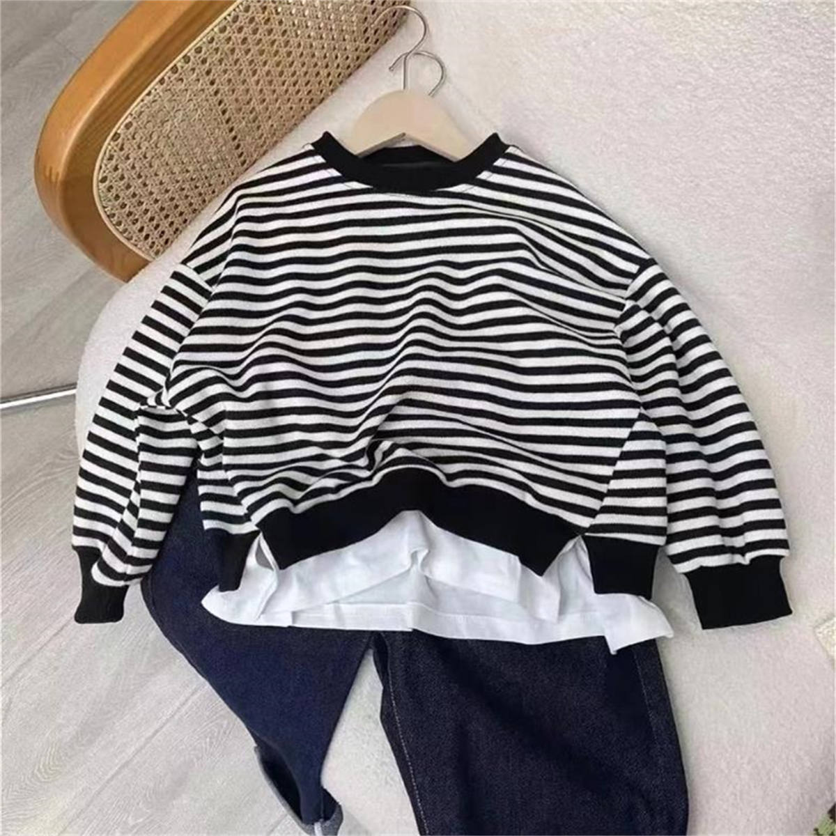 Black and white striped top casual round neck fashion sweatshirt for boys