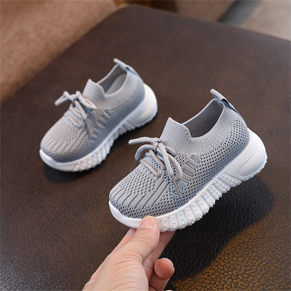 Children's solid color slip-on comfortable sports shoes