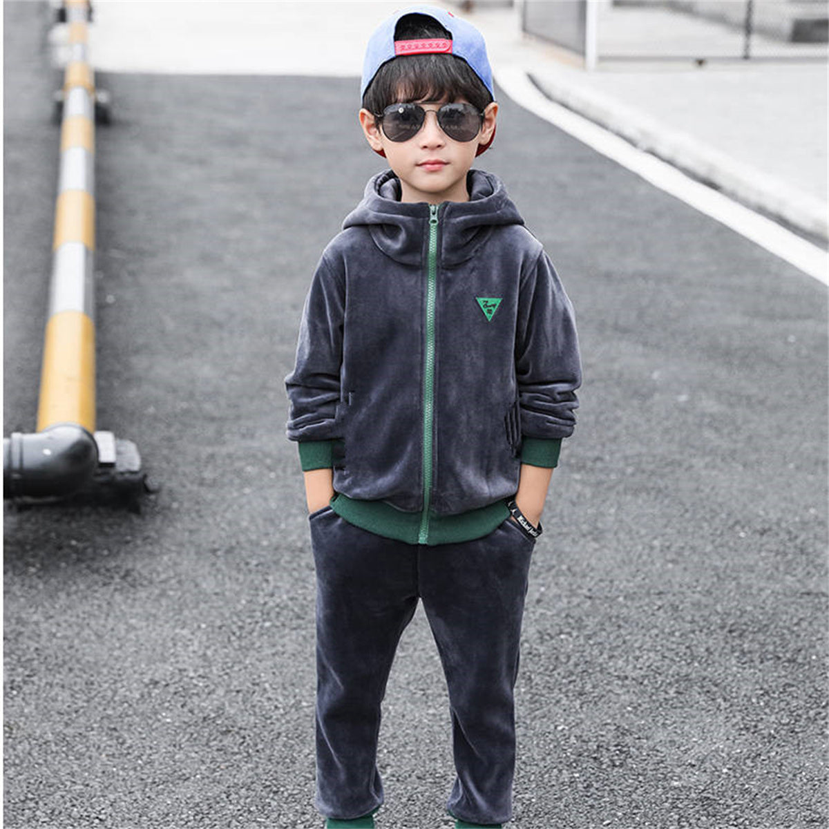 Boys' two-piece double-faced fleece suit with hood and fleece sweater for autumn and winter