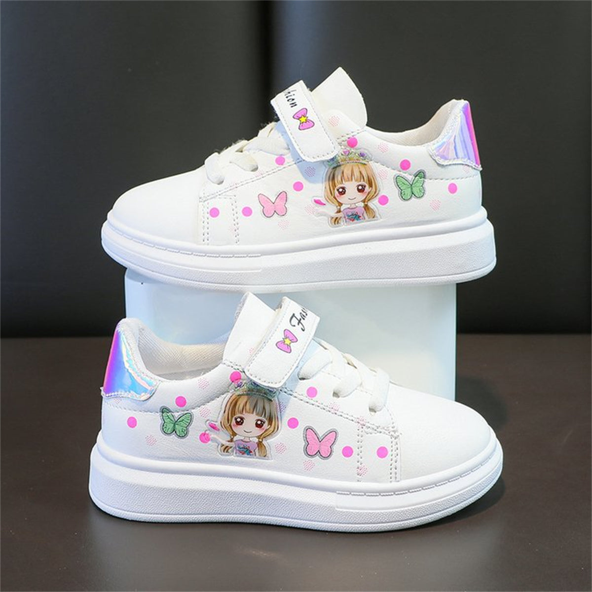 Cute cartoon pattern shiny low-top sneakers for baby girls