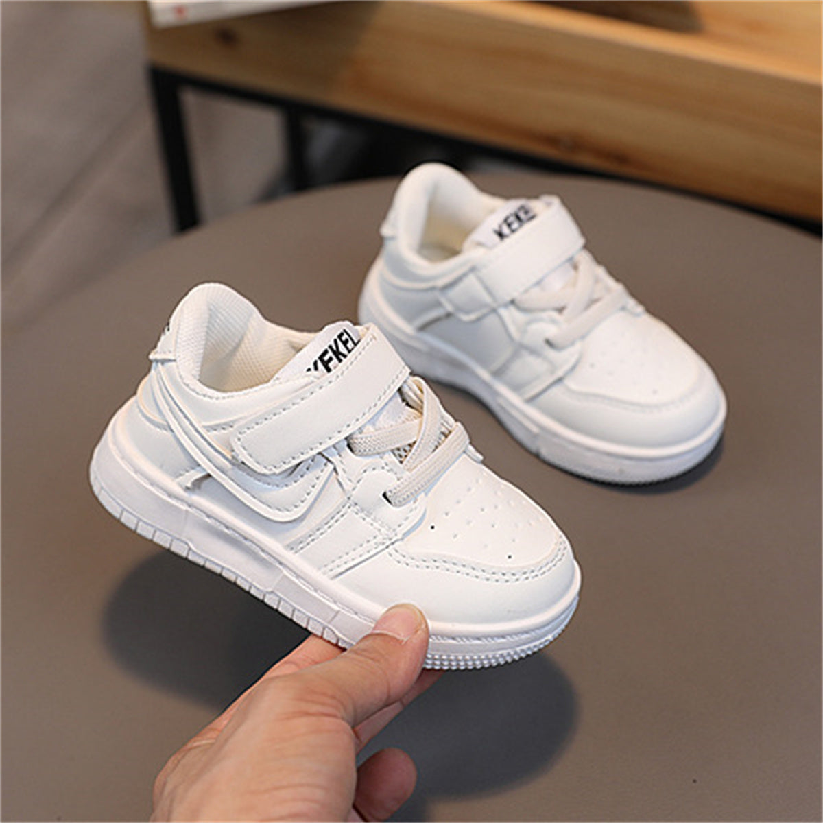 Children's and boys' autumn color matching casual style low-top sneakers