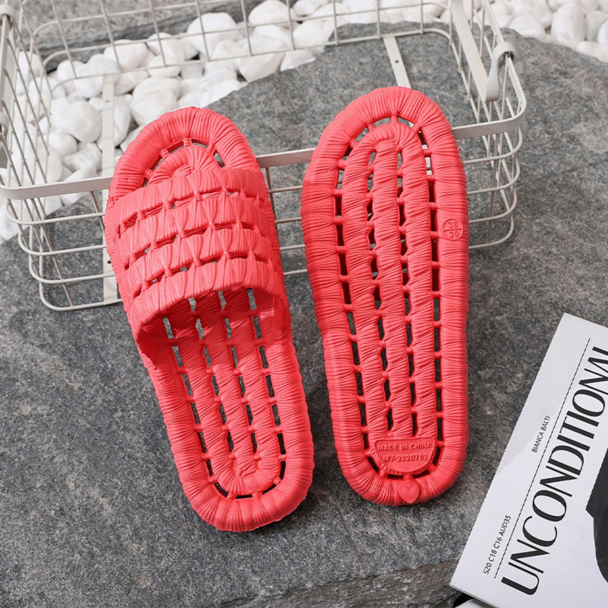 New summer couple home slippers bath non-slip silent bathroom hollow leaking sandals