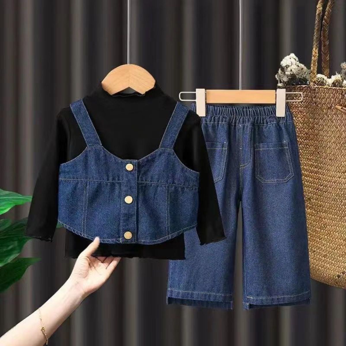 Small and medium-sized girls autumn clothing denim overalls suit new style girls baby girl autumn three-piece suit