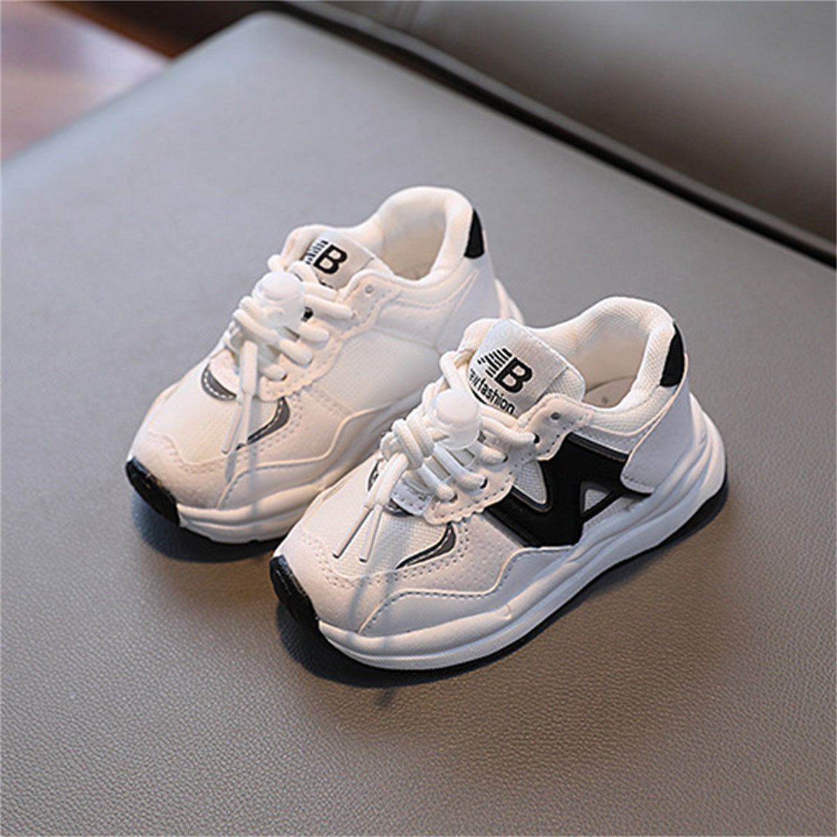 Children's and boys' spring and autumn tower buckle color matching simple line support soft sole sports shoes