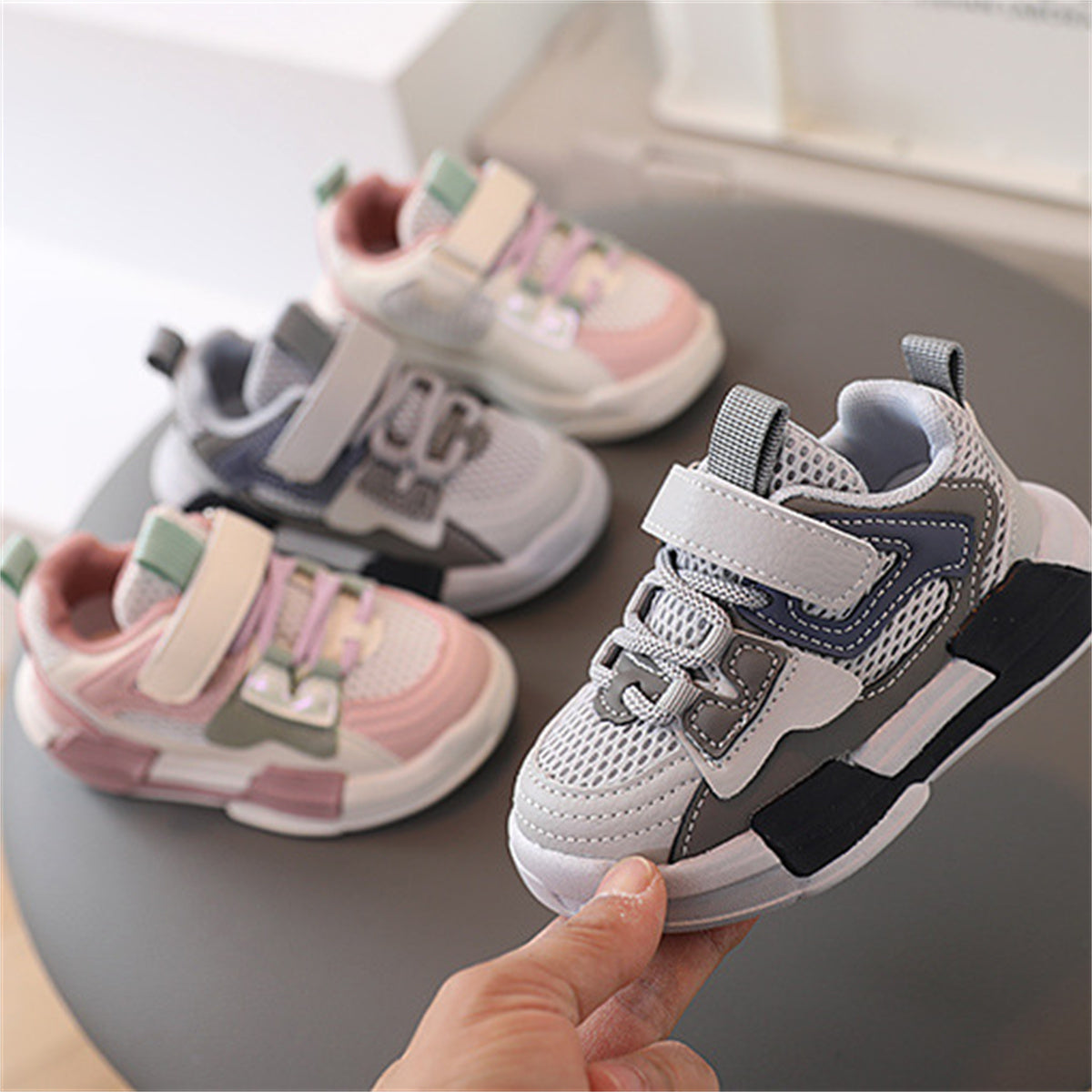 Children's and boys' spring and autumn simple color casual style Velcro mesh breathable sports shoes