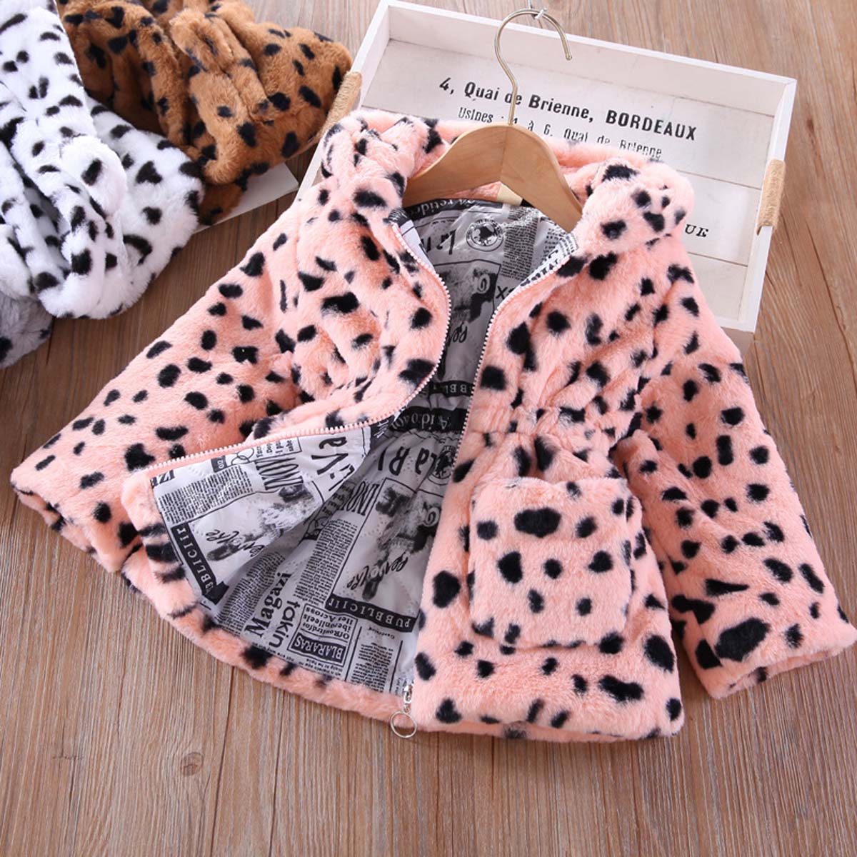 Autumn and winter new arrival girls cartoon cow fur coat children's hooded warm coat