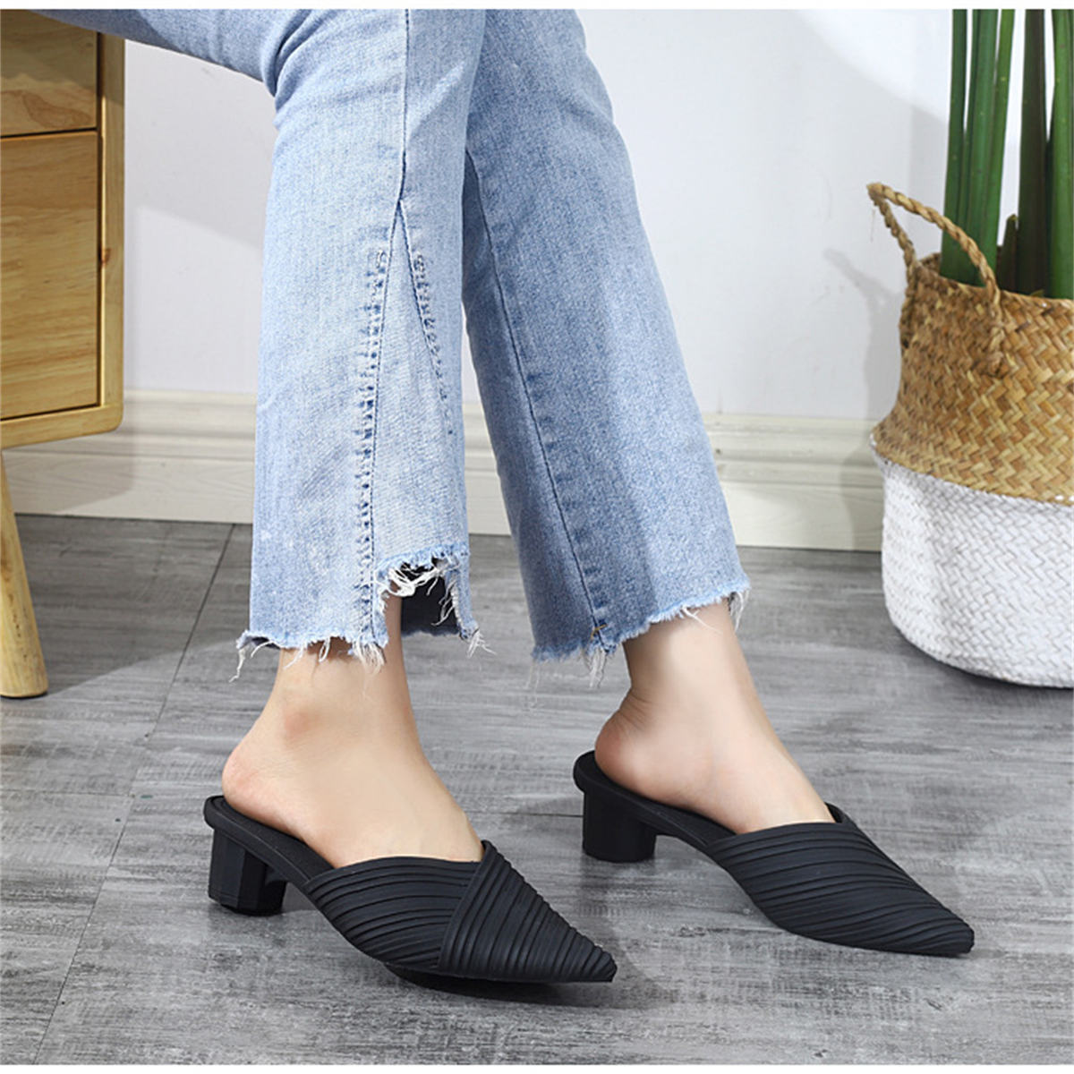 Pointed toe wedge heel casual slippers for women jelly sandals thick-soled beach shoes