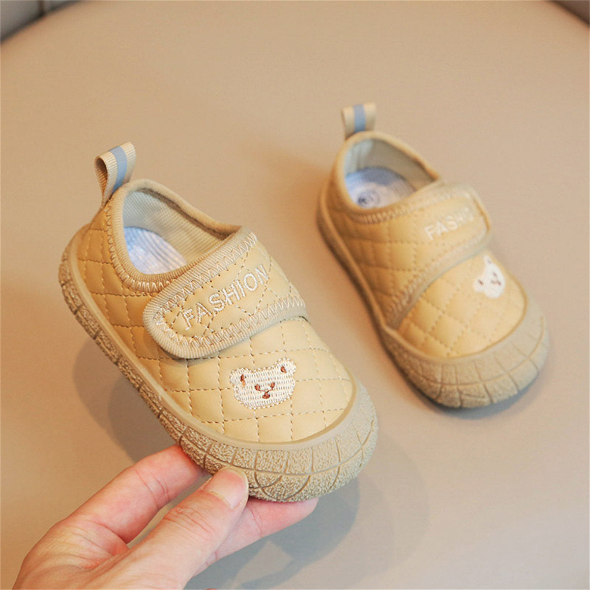 Children's and girls' cute bear embroidered soft-soled non-slip shock-absorbing Velcro toddler shoes