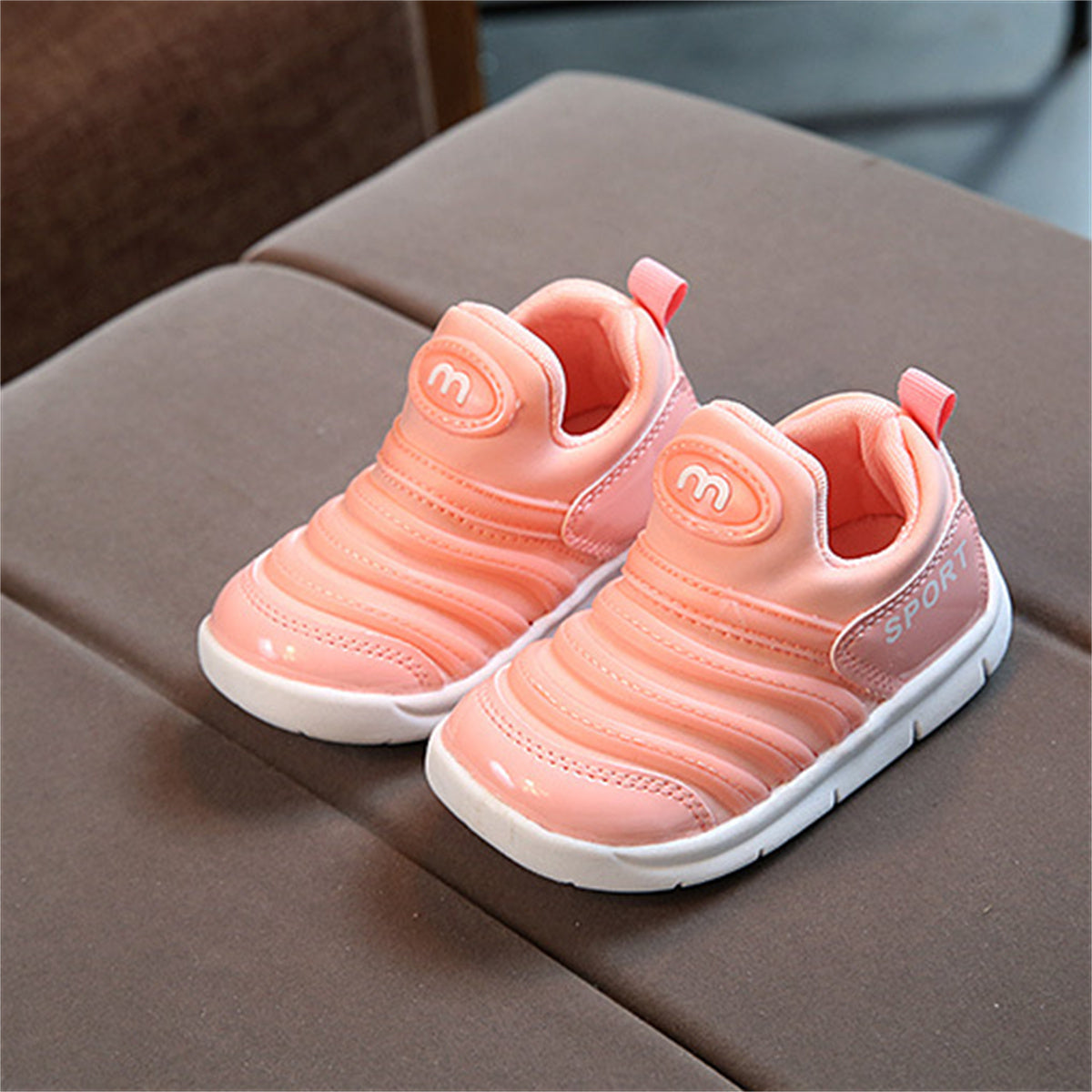 Spring and autumn pure color caterpillar style casual soft-soled sports shoes for children and boys