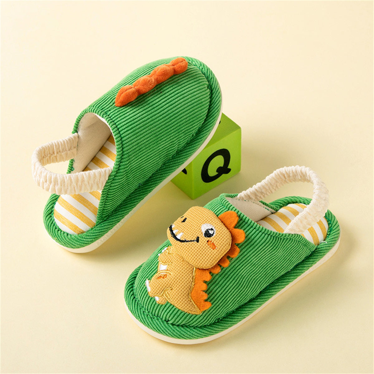 Cute dinosaur with back straps for little boys in spring and autumn