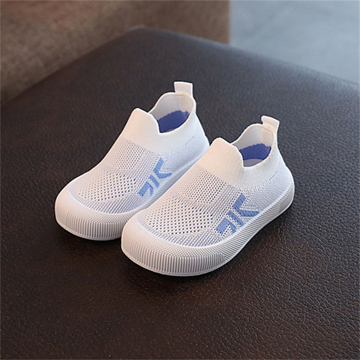 Children's slip-on woven sneakers