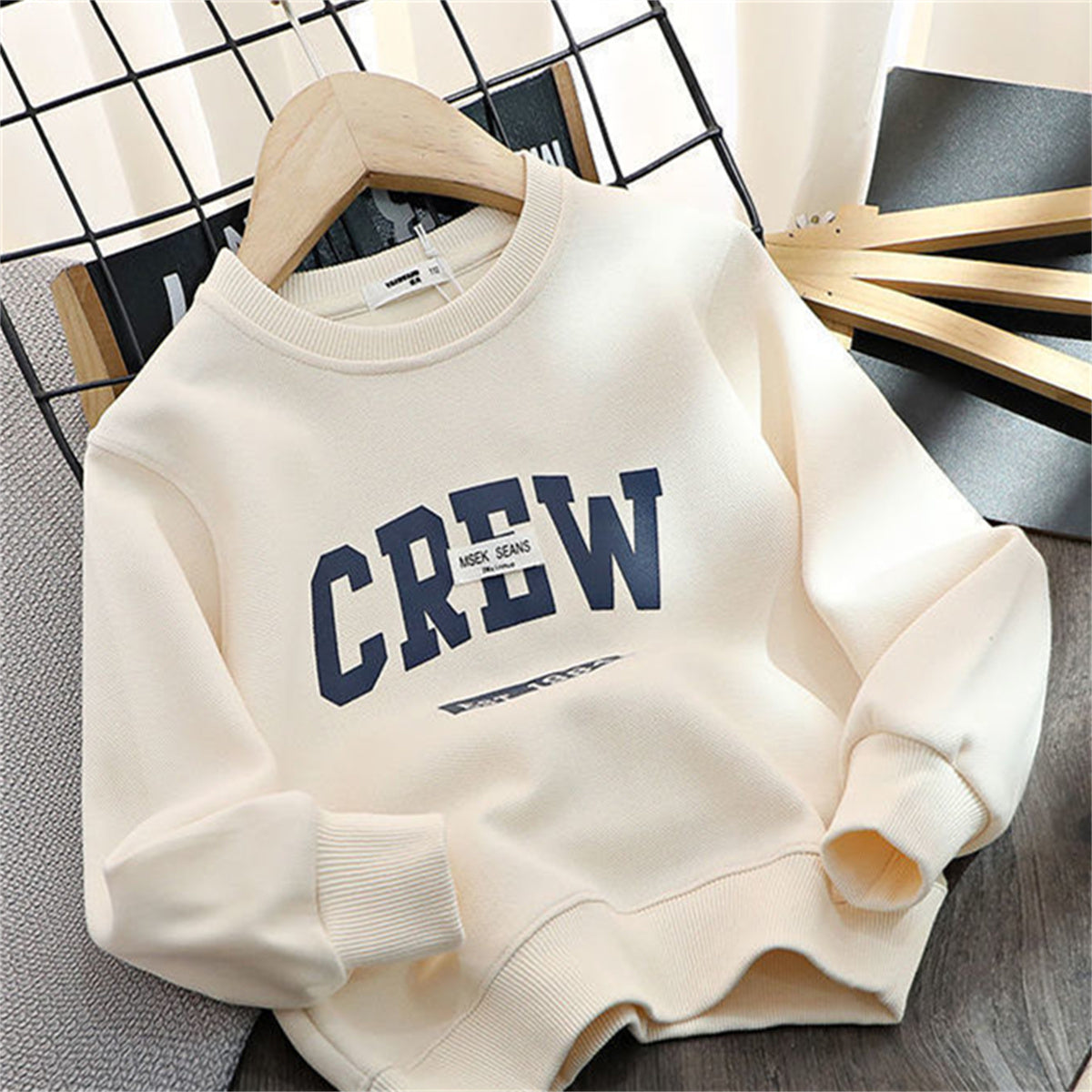 Pure cotton letter print sweatshirt for middle and large children in spring and autumn, loose and versatile, casual