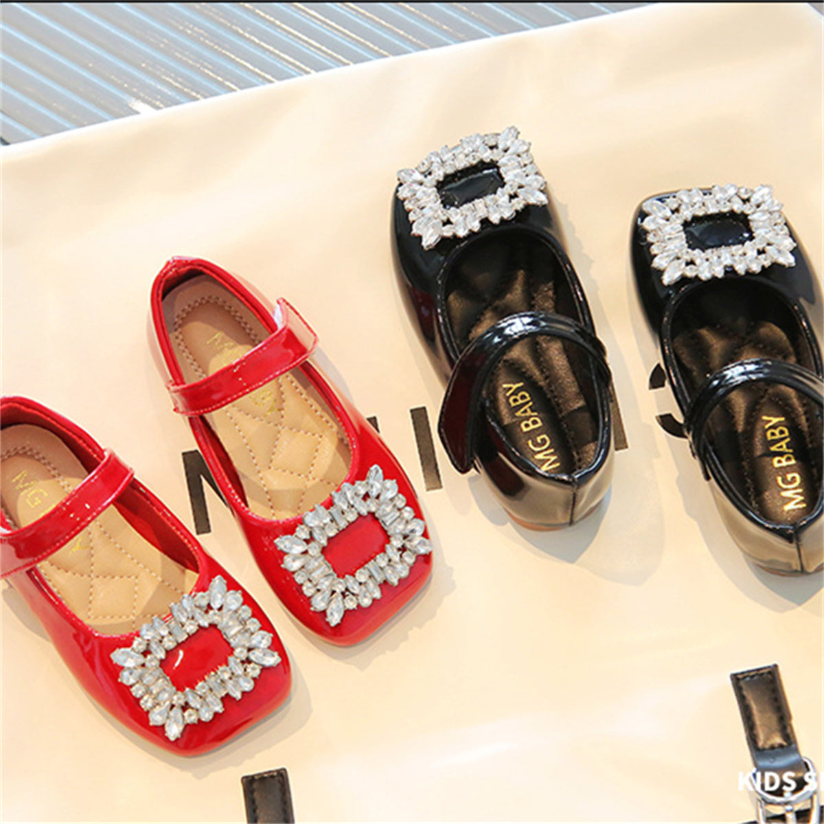 Children's girls retro princess feng shui diamond square buckle soft bottom breathable flat leather shoes