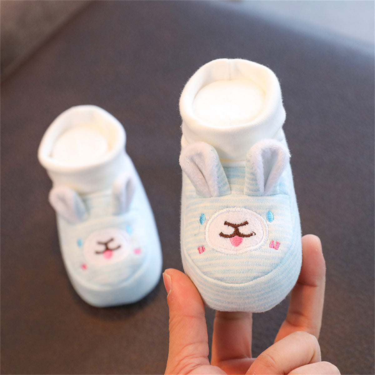 Baby and child embroidered cartoon pattern autumn and winter plus velvet soft sole warm high top cotton shoes