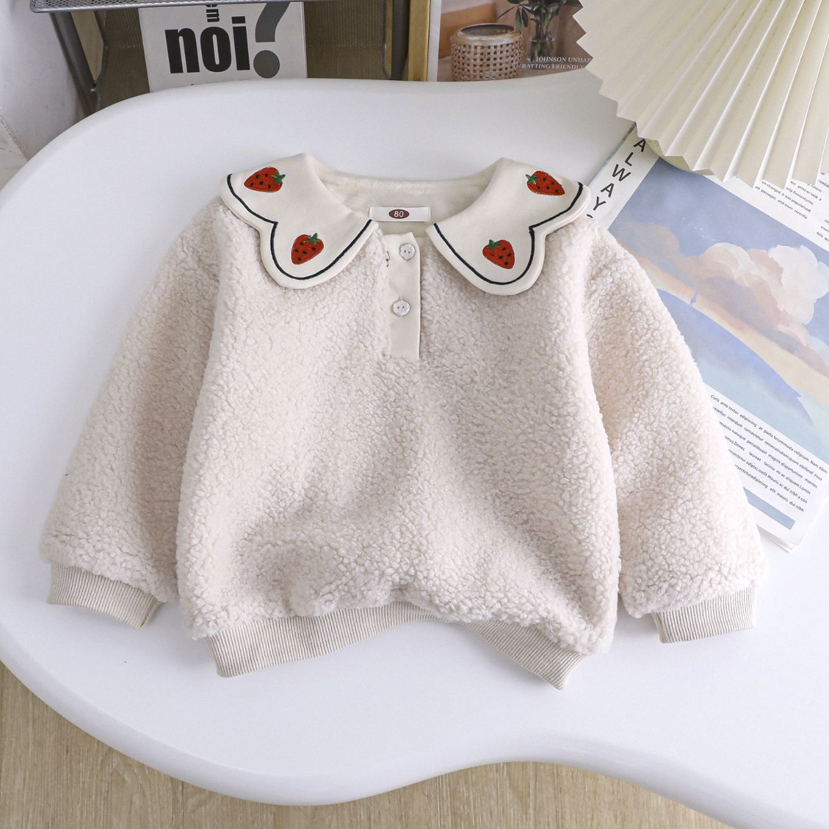 Girls cute sweatshirt autumn and winter new plush wool tops small and medium children&#39;s strawberry soft waxy doll collar POLO shirt trend