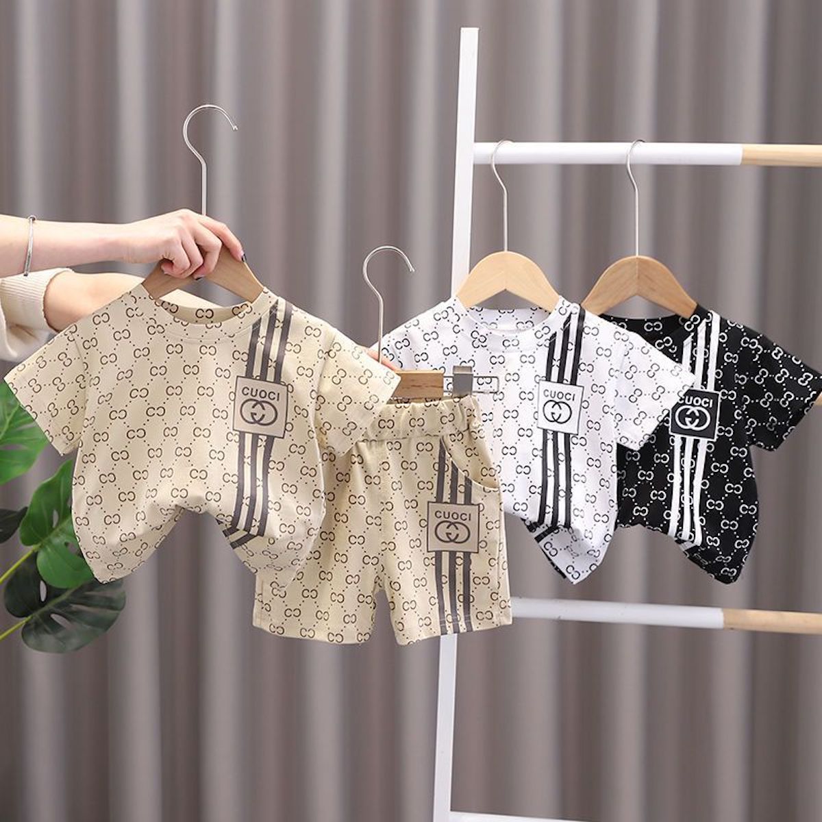 New summer clothes for boys, small and medium-sized children, fashionable summer clothes for boys, summer short-sleeved shorts, two-piece suits