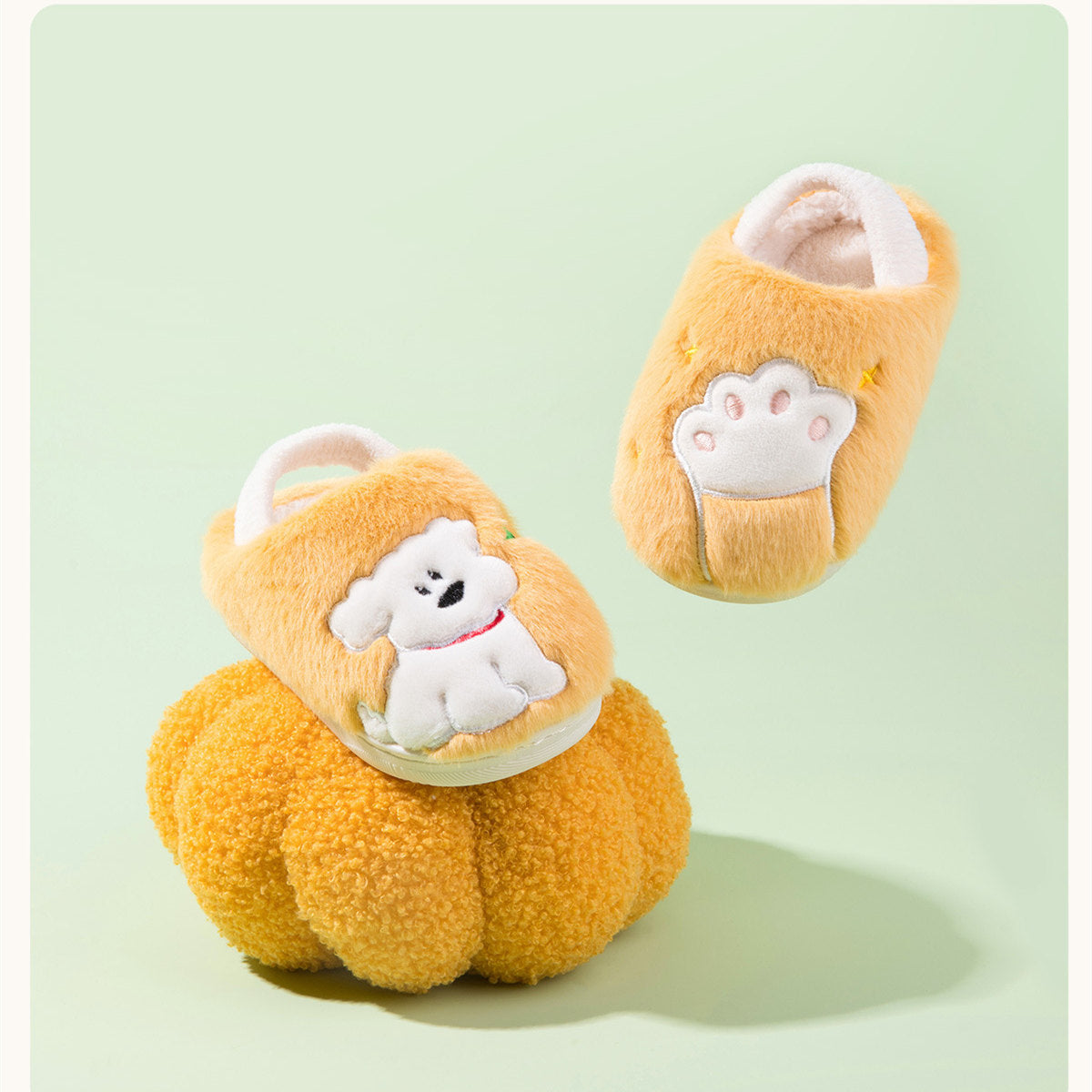 Children's autumn and winter cute cartoon style warm and non-slip cotton slippers with toe cap