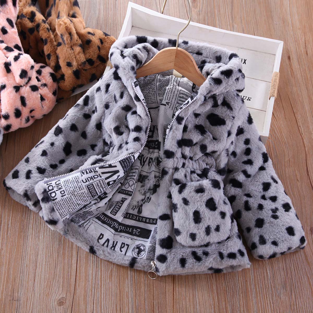 Autumn and winter new arrival girls cartoon cow fur coat children's hooded warm coat