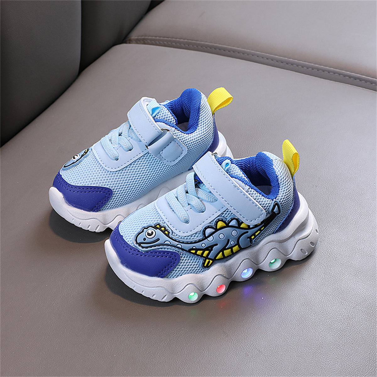 Children's and boys' spring and autumn cute dinosaur baby luminous LED Velcro breathable sports shoes