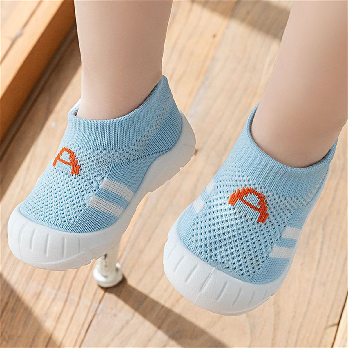 Baby and child spring and autumn lightweight anti-drop soft sole non-slip casual shoes