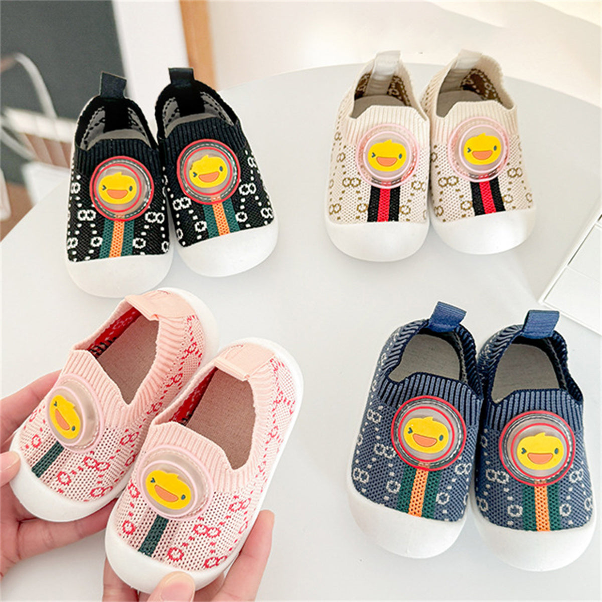 Wholesale children's floor shoes non-slip newborn baby early education shoes breathable and comfortable flashing doll baby toddler shoes