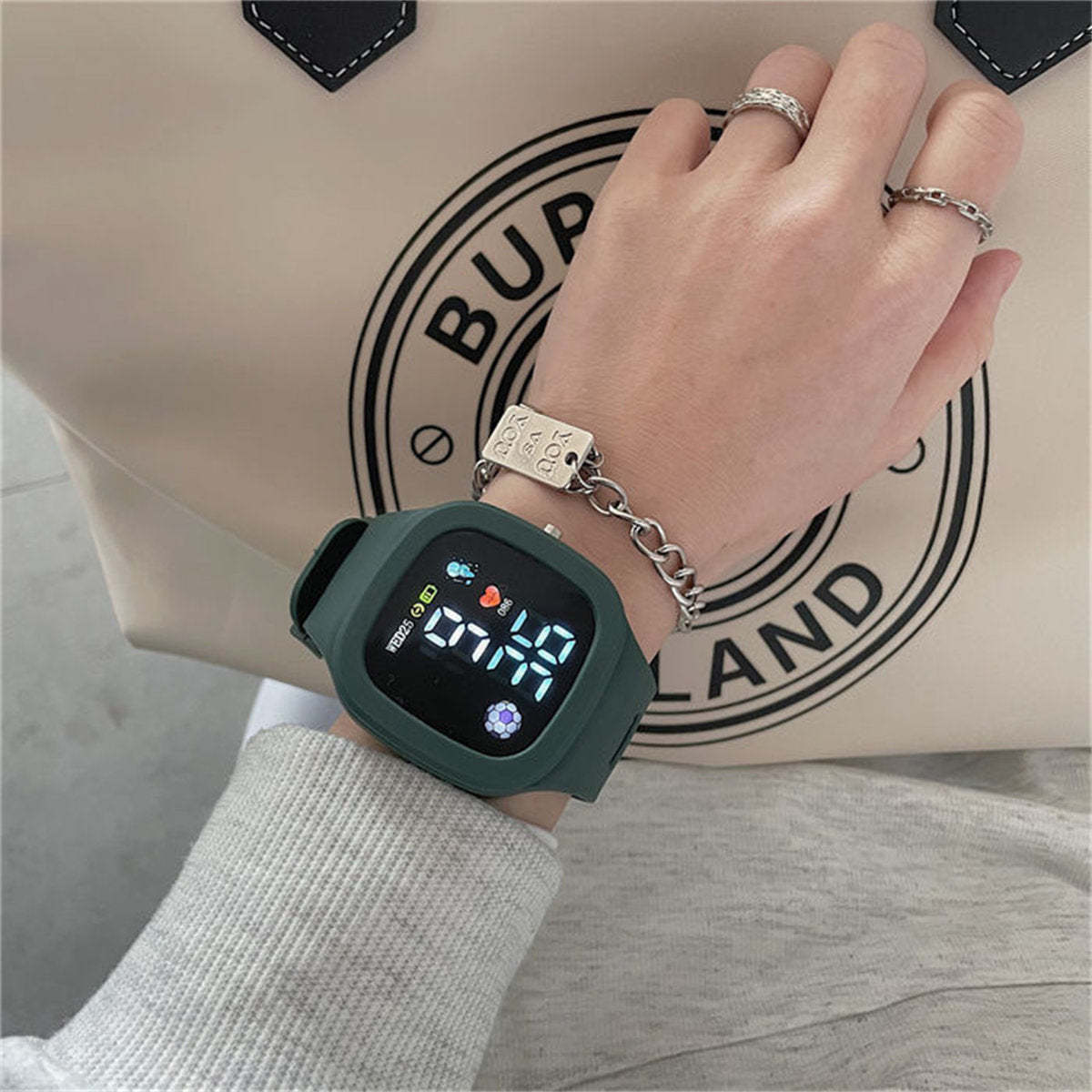 Children's simple solid color college style LED time convenient electronic watch