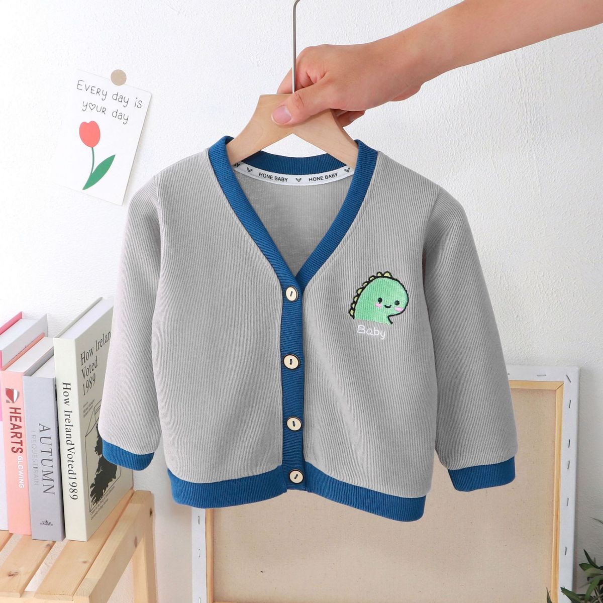 Children's knitted cardigan long-sleeved sweater small and medium children's embroidered flower jacket boys and girls baby spring and autumn children's clothing