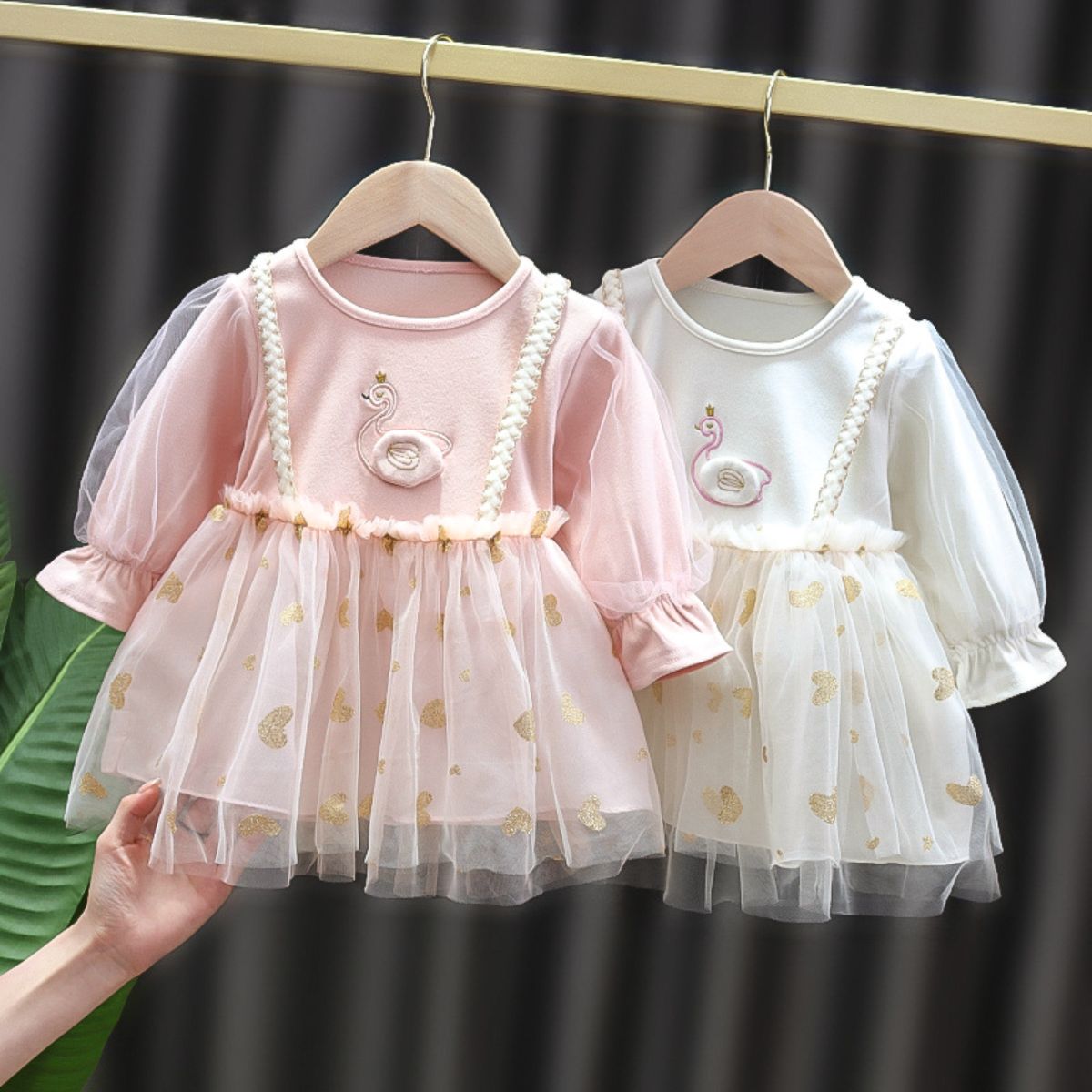 New style princess dress for baby girls in spring and autumn, long-sleeved children's dress for baby girls, mesh skirt