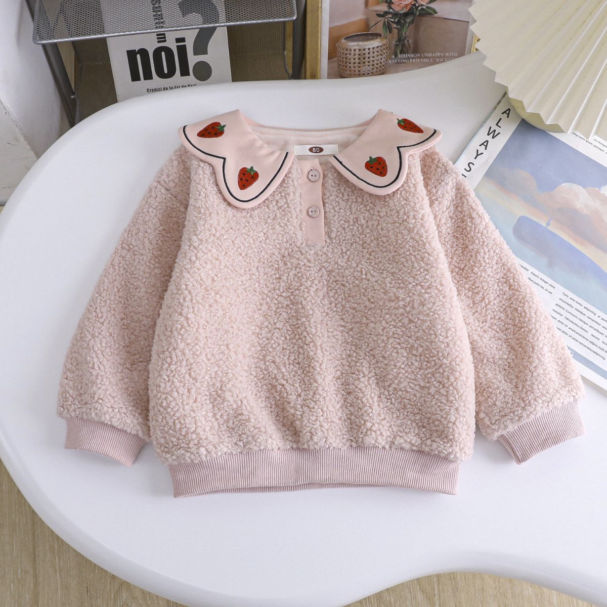 Girls cute sweatshirt autumn and winter new plush wool tops small and medium children&#39;s strawberry soft waxy doll collar POLO shirt trend