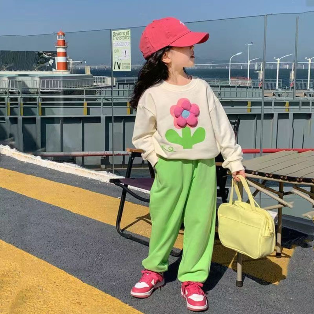 Girls suits new spring and autumn a complete set of children's three-dimensional flower sweater trousers two-piece suit