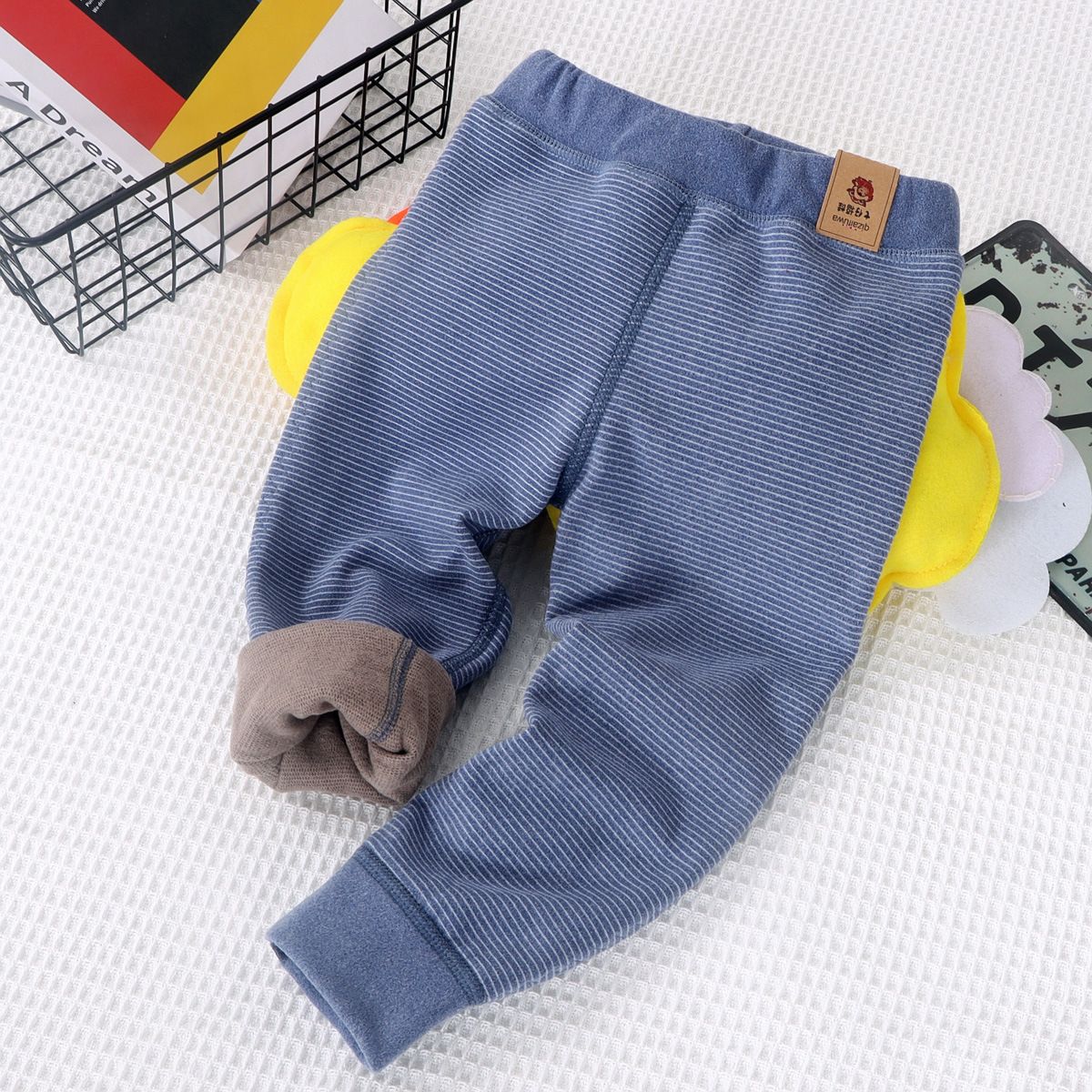 Children's leggings for boys and girls in winter thickened German velvet double-layer autumn trousers for middle and large children in autumn and winter warm pants