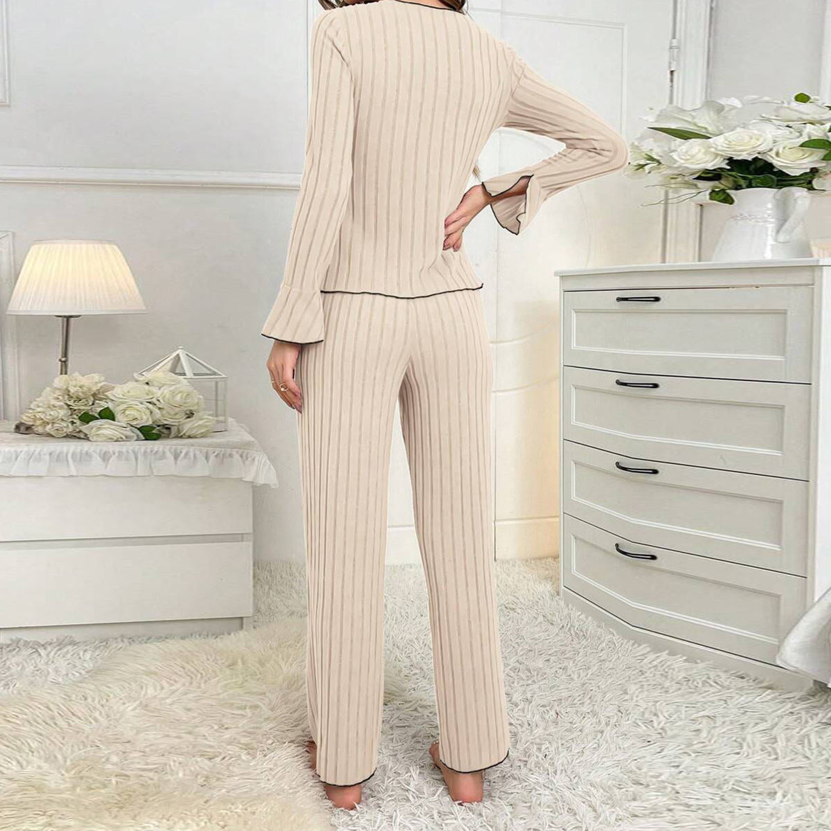 Women's two-piece pajamas for home warmth and outdoor wear