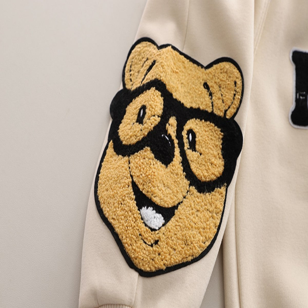 Winter wear plus velvet glasses bear sweater suit cartoon plus velvet sports two-piece suit