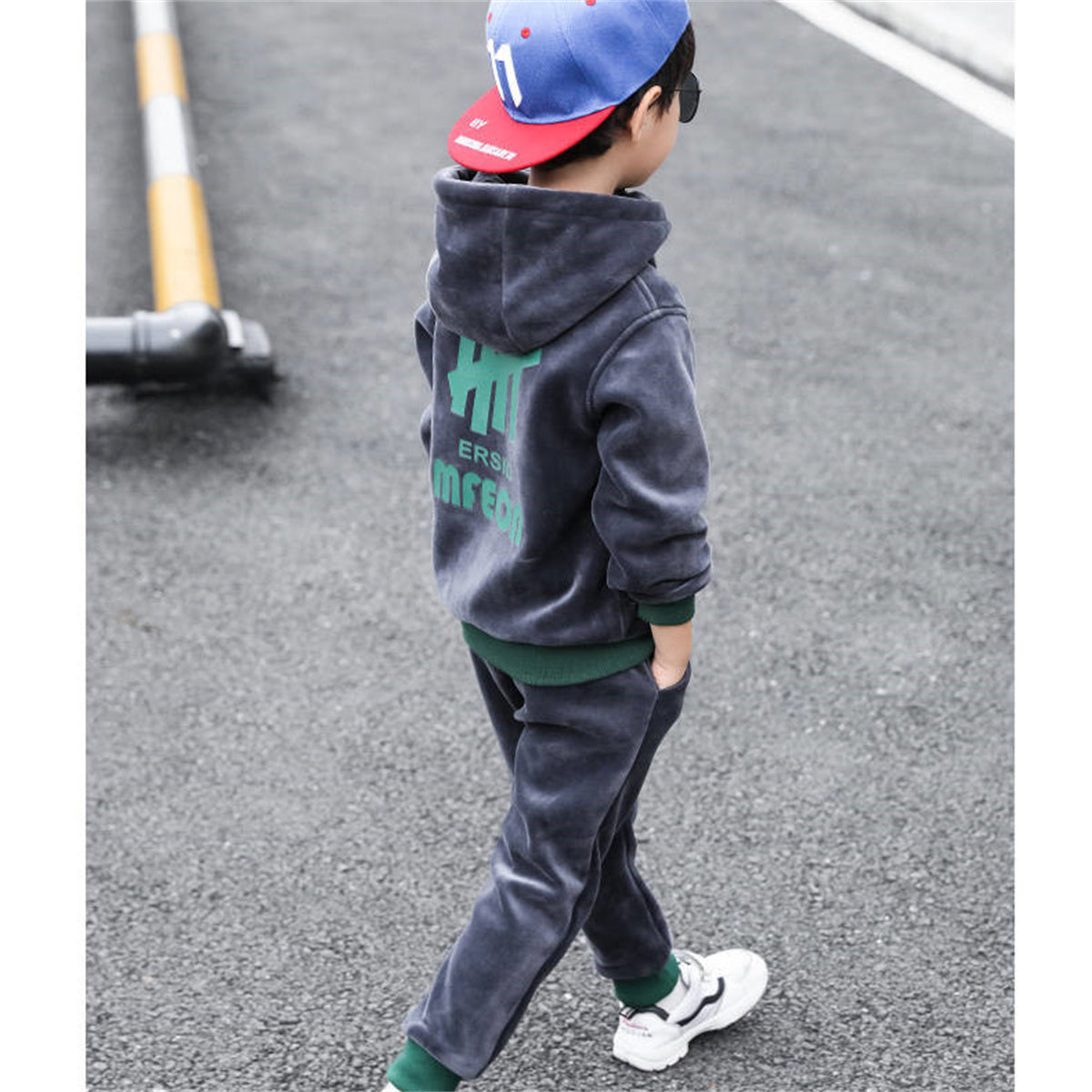 Boys' two-piece double-faced fleece suit with hood and fleece sweater for autumn and winter