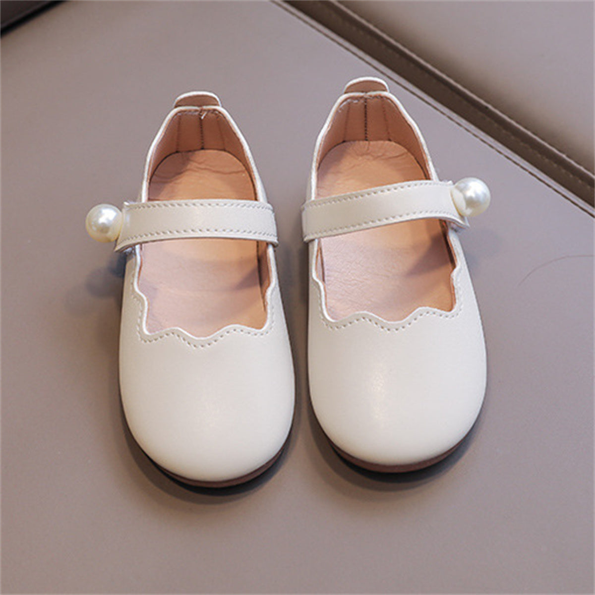 Children's girls' simple sweet style solid color pearl soft bottom breathable college flat leather shoes