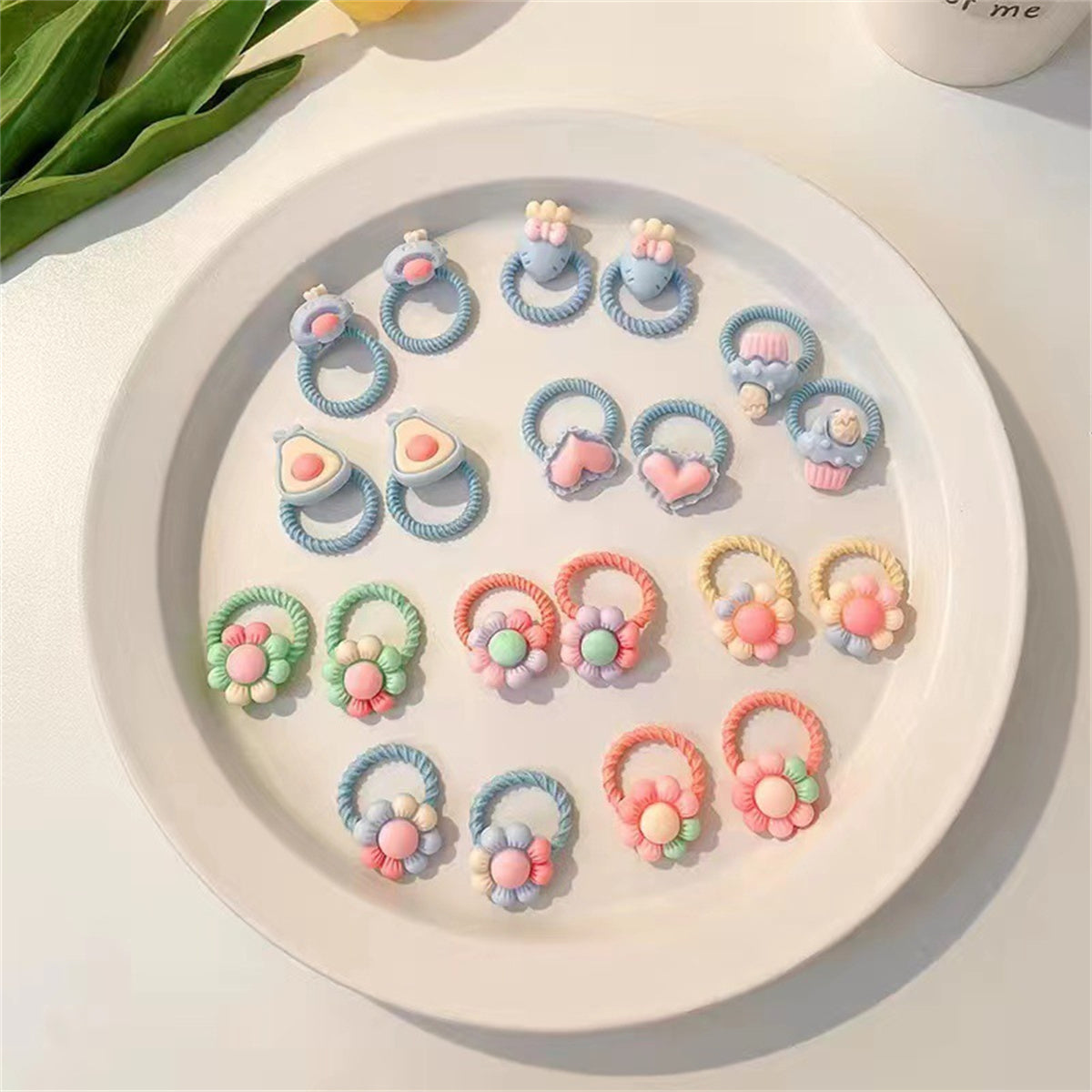 Children's baby girl three-dimensional cartoon pattern cute sweet style does not damage the hair small hair tie