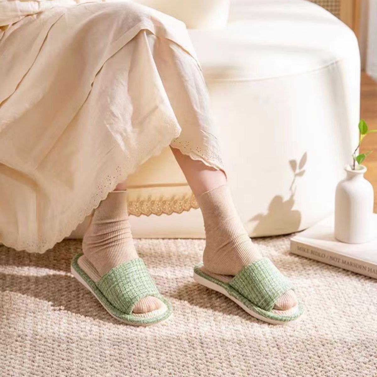 Slippers for women, small fragrance style, home slippers for couples, household, four seasons, guests, leaking toes, silent floor slippers