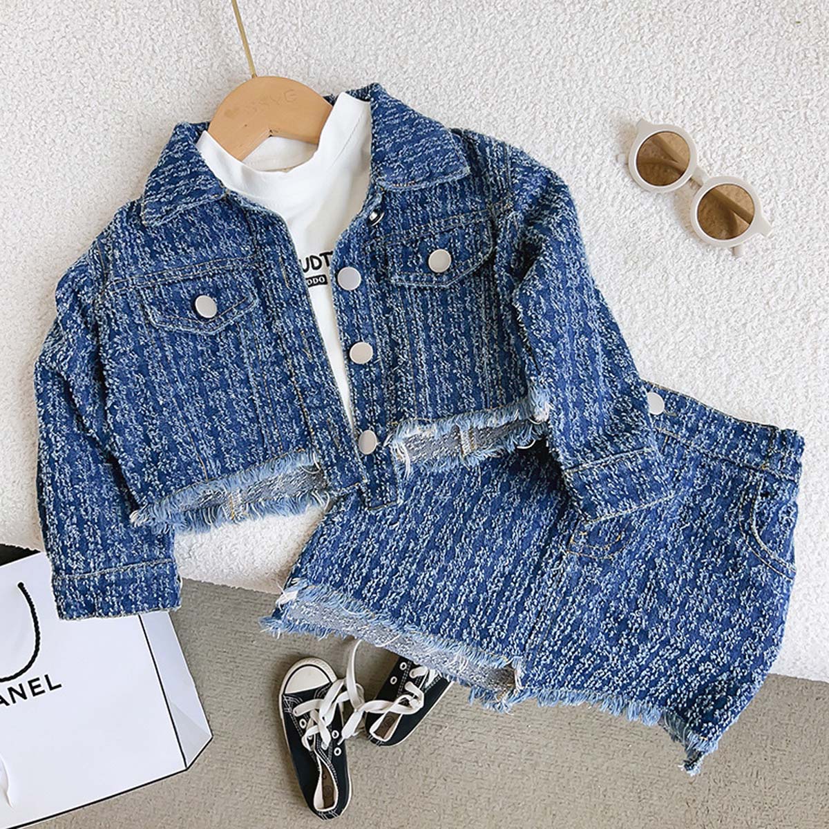 New autumn and winter preppy style long-sleeved girls' Chanel style denim jacket and short skirt two-piece suit