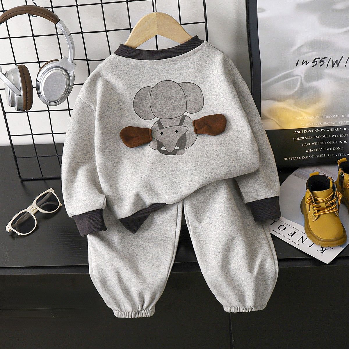 Children's suits autumn and winter new children's sweater suits boys' coats small and medium children's cartoon clothes