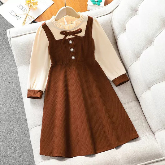 Sweet long-sleeved autumn and winter dress for middle and large girls