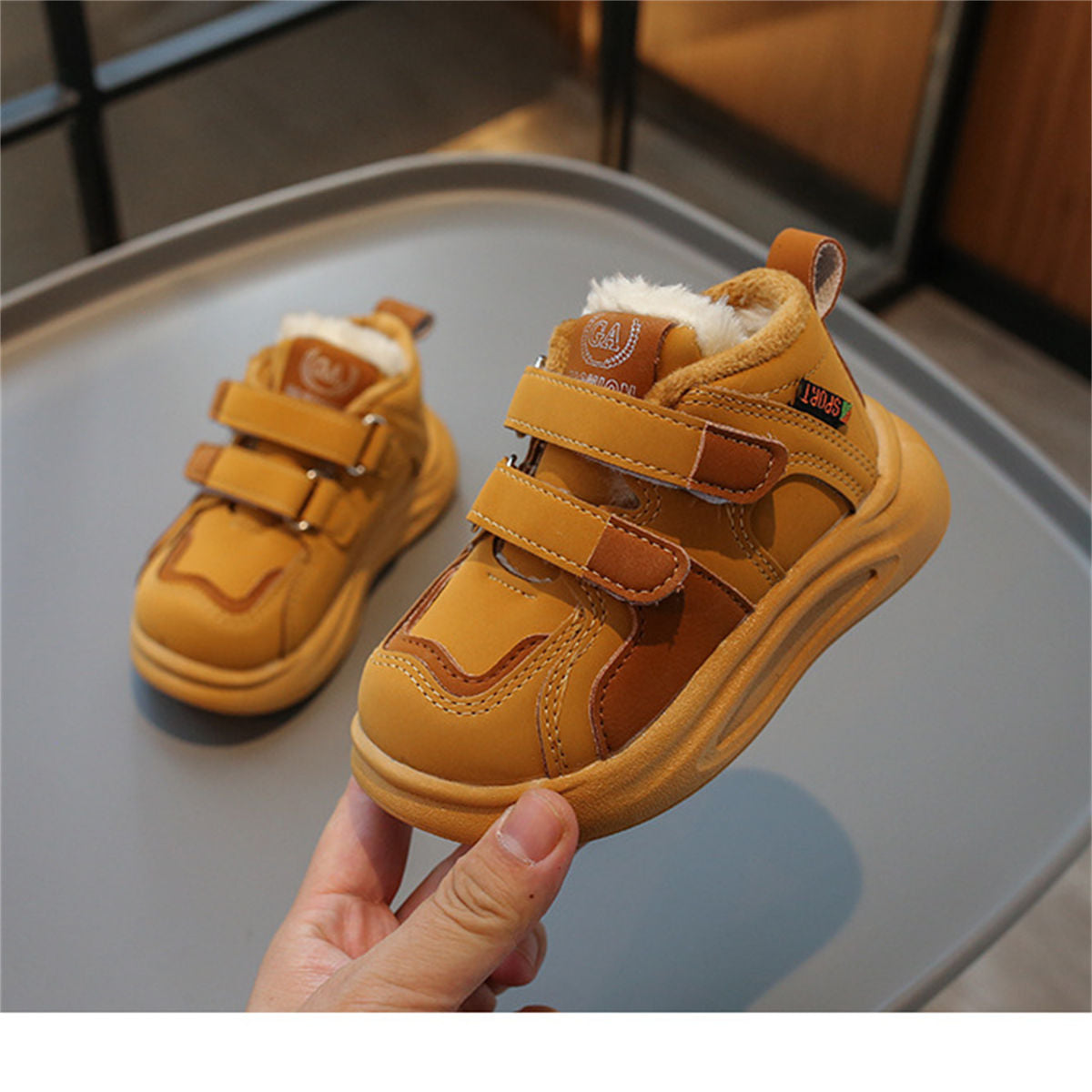 Winter velvet color matching casual style versatile sports shoes for children and boys