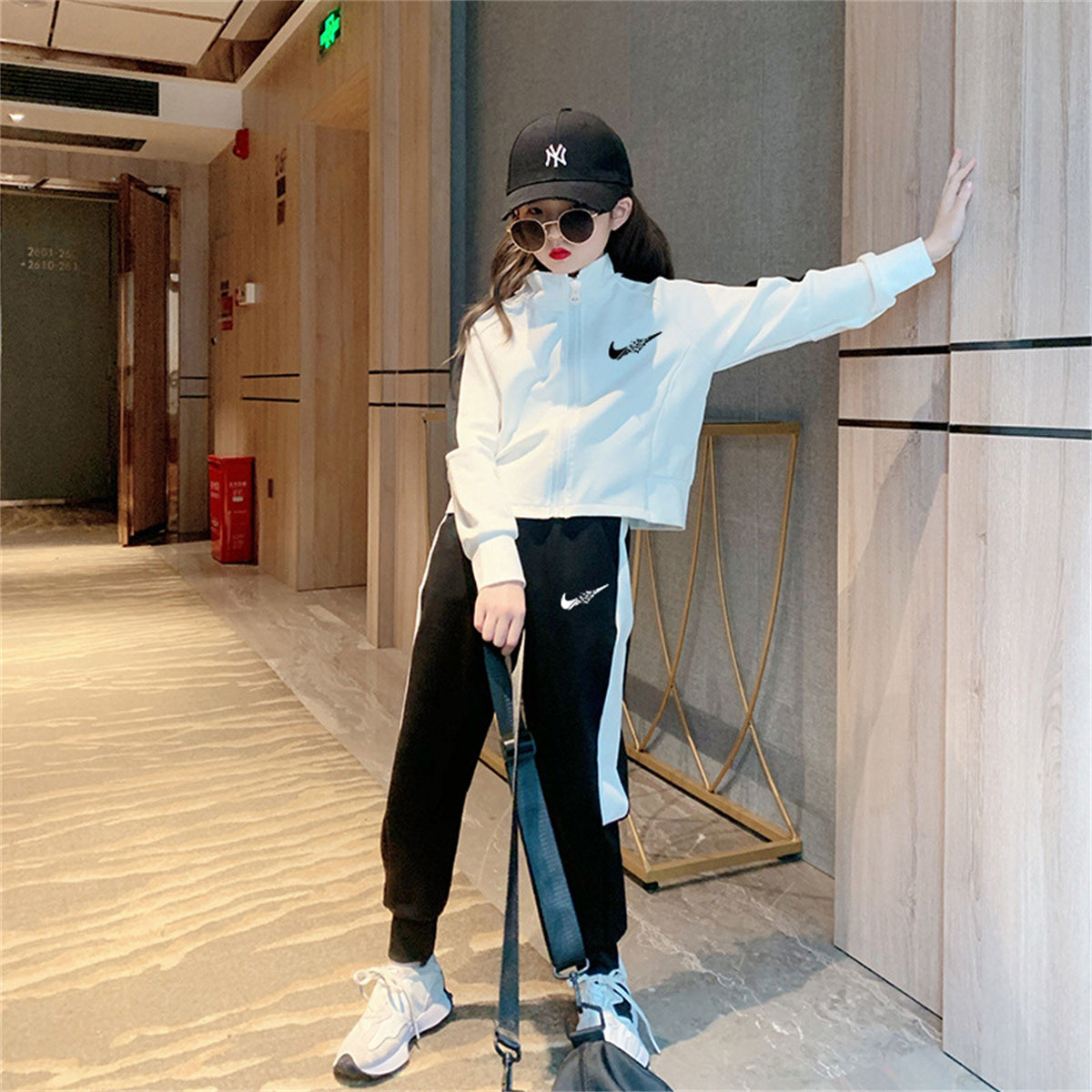 Fashion sports casual long-sleeved sweatshirt two-piece suit