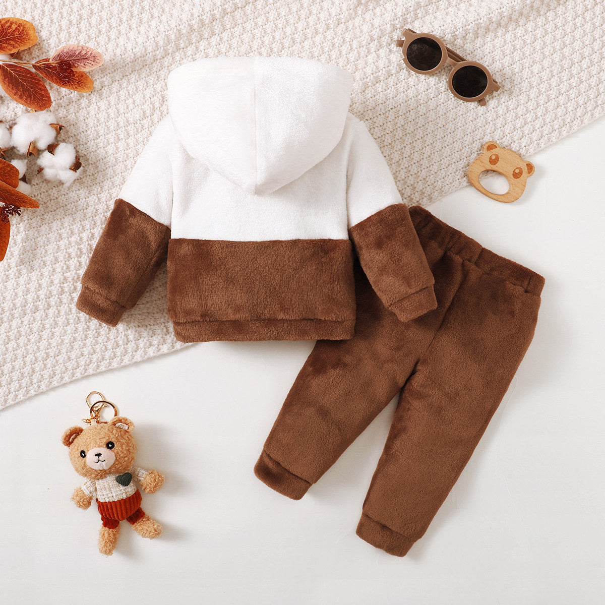 Baby Boy 2 Pieces Color-block Bear Graphic Fleeced Hooded Sweater & Pants for Winter